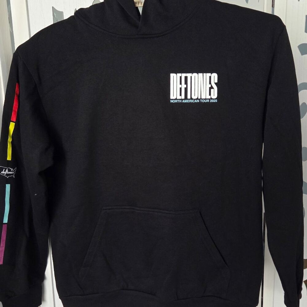 Deftones North American  Concert Tour 2025 Hoodie NWT Medium Black Band Pullover
